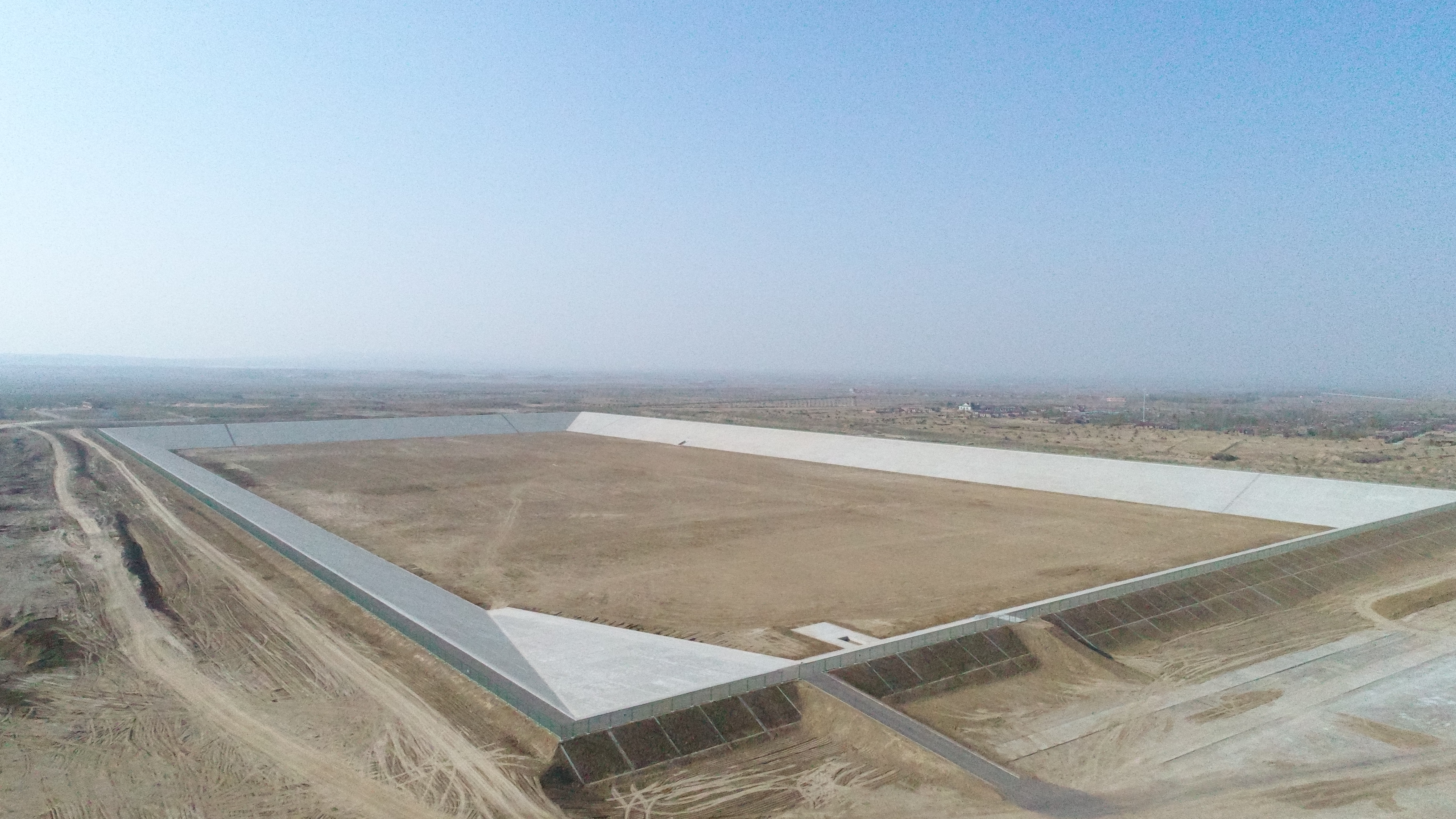 ׯˮǿҵ(54.7֣18.5ף10000KN.m)